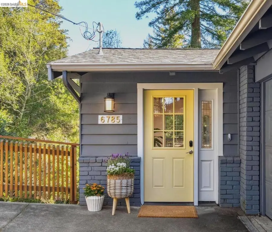 6785 Aitken Dr., Oakland, CA 94611 - #2