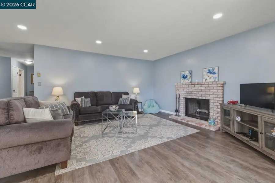 2500 Miramar Ave #201, Castro Valley, CA 94546 - #2