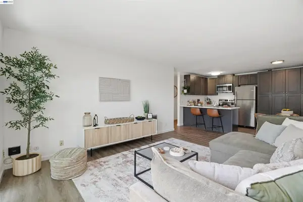 199 Montecito Ave #305, Oakland, CA 94610