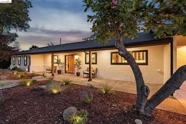 921 Underhills Rd, Oakland, CA 94610