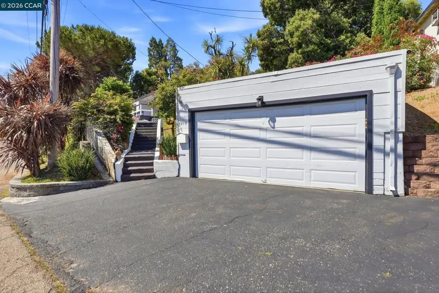 8019 Sterling Dr, Oakland, CA 94605 - #2