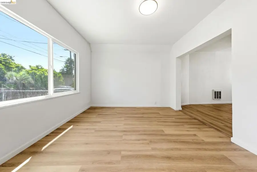 2217 E 24th St, Oakland, CA 94606 - #3