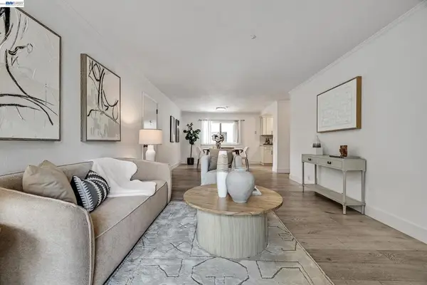 1070 Mercedes Ave #16, Los Altos, CA 94022