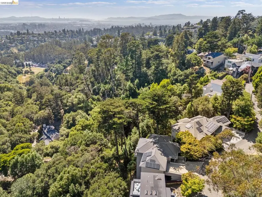 6153 Girvin Dr, Oakland, CA 94611 - #2