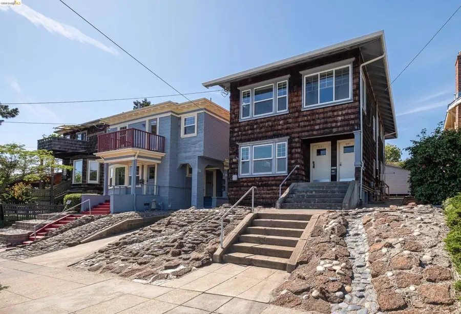 4283 Howe Street, Oakland, CA 94611 - #2