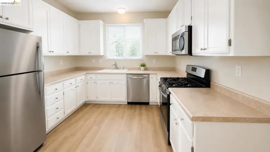 62 W Brookside Dr, Cloverdale, CA 95425 - #2
