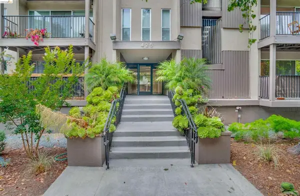 425 Orange St #202, Oakland, CA 94610