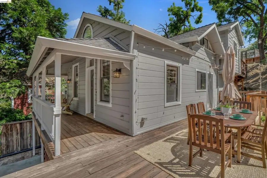 12 Erskine St, Port Costa, CA 94569 - #2