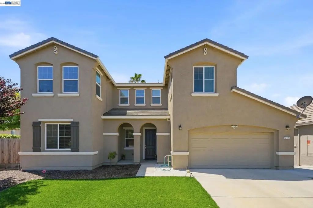 2126 Grapevine Dr, Livingston, CA 95334 - #1