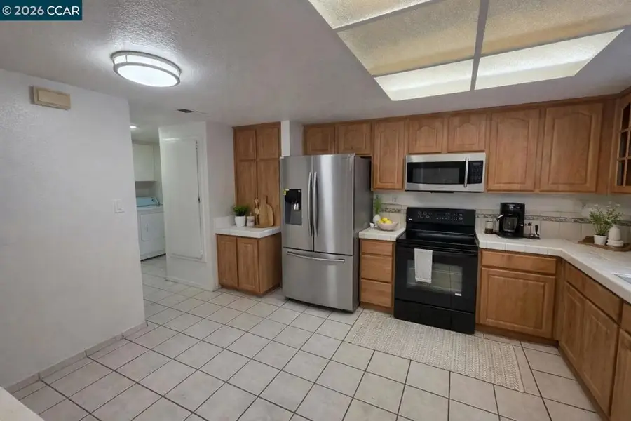 2581 El Portal Dr #C, San Pablo, CA 94806 - #3