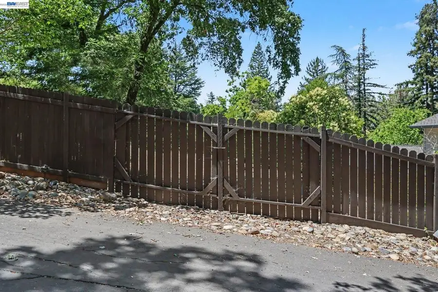 571 La Gonda Way, Danville, CA 94526 - #2