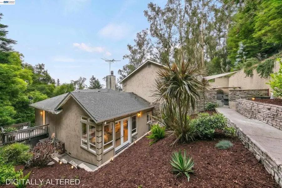 7010 Pinehaven Rd, Oakland, CA 94611 - #3