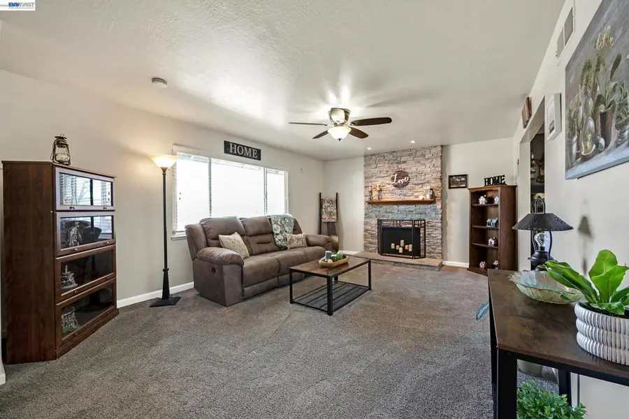 25483 Lindenwood Way, Hayward, CA 94545 - #3