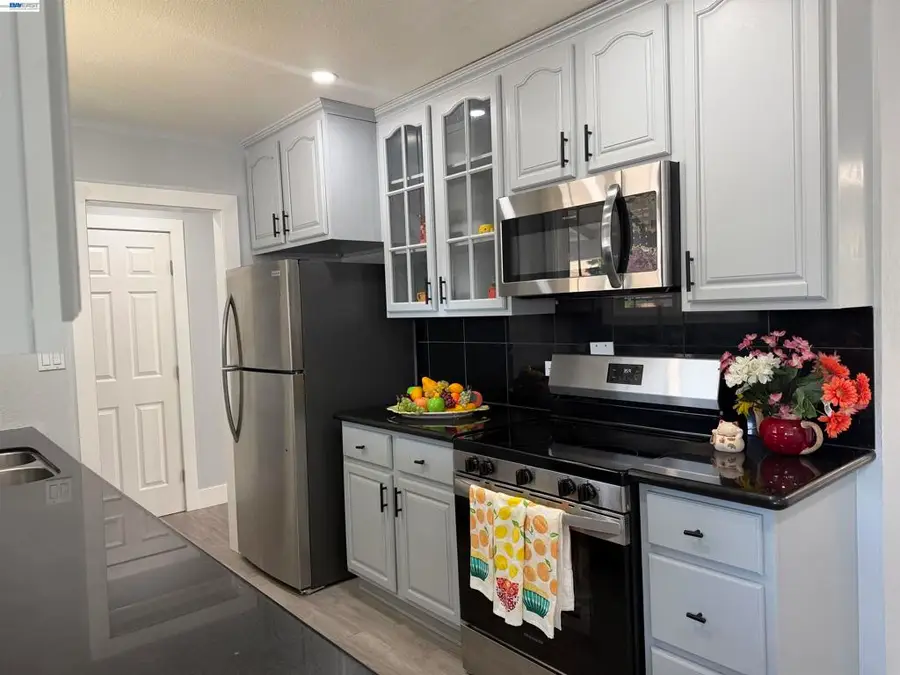 293 Fairway St, Hayward, CA 94544 - #3