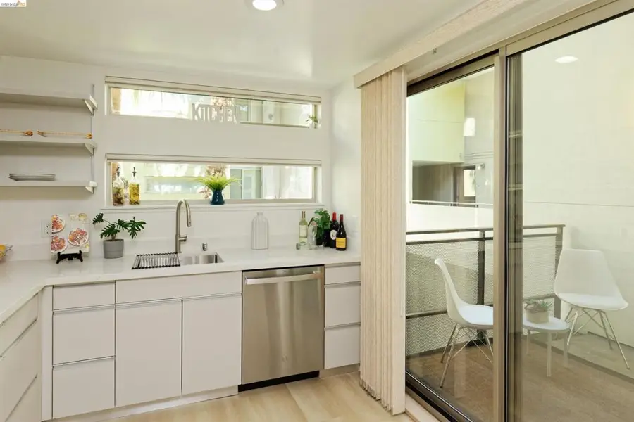 1201 Pine St #315, Oakland, CA 94607 - #3