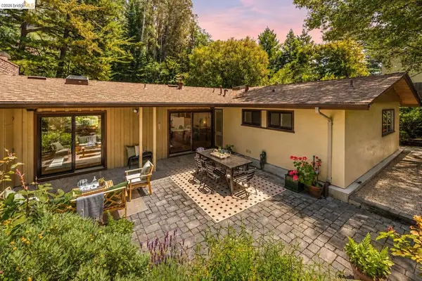 7200 Saroni Dr, Oakland, CA 94611