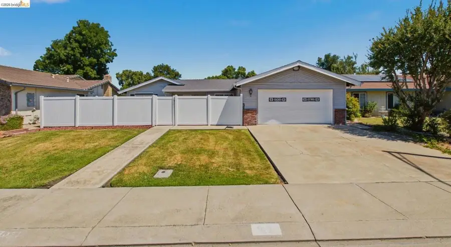 1421 Woodmont Way, Stockton, CA 95209 - #3
