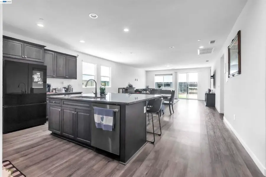 1893 Summit Dr, Los Banos, CA 93635 - #2