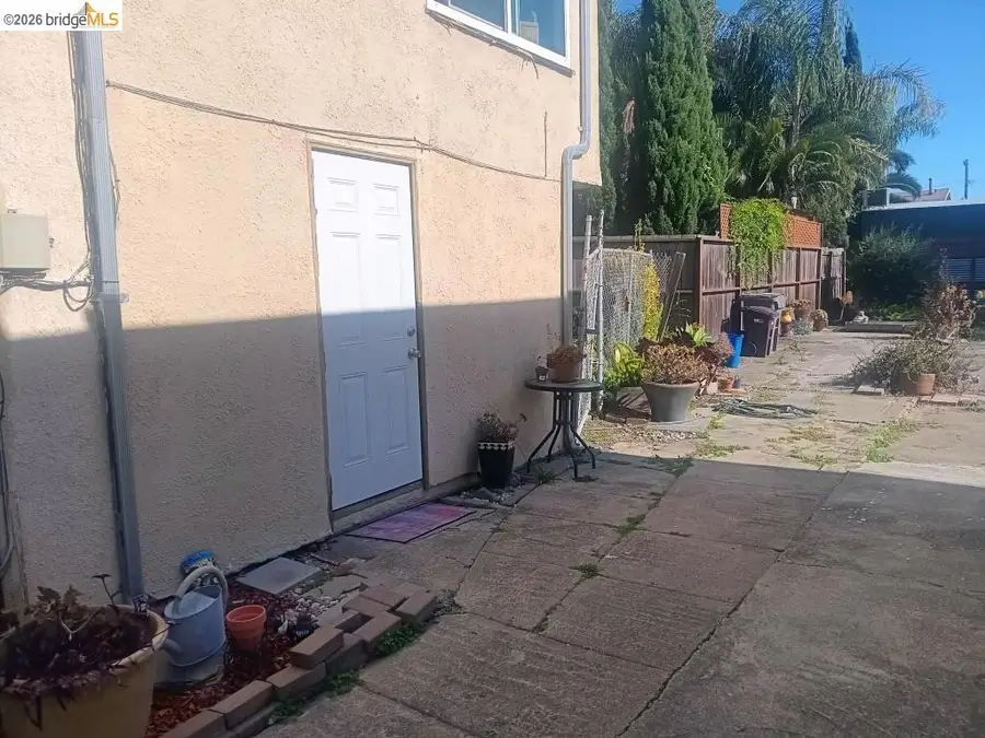 915 39th St, Oakland, CA 94608 - #3