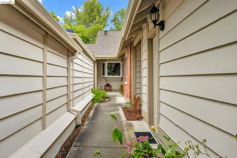524 Silver Lake Dr, Danville, CA 94526 - #3