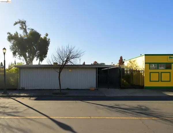 10329 Macarthur Blvd, Oakland, CA 94605