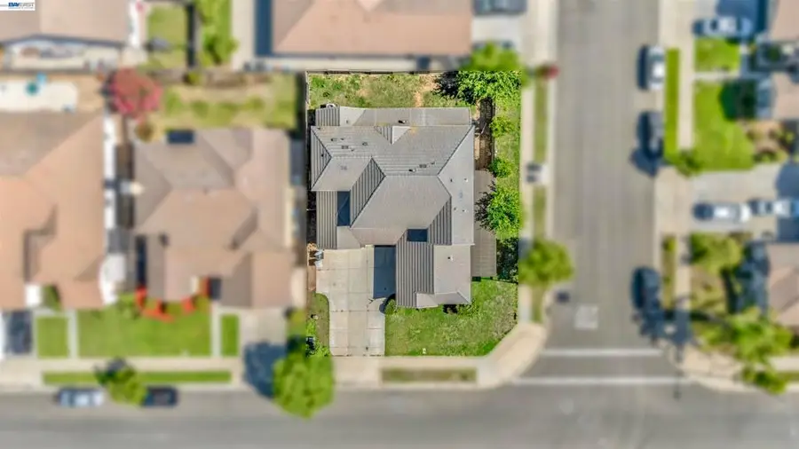 253 Lilac Ln, Livingston, CA 95334 - #3