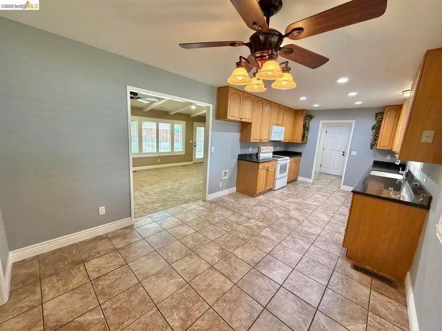 395 North Ave, Turlock, CA 95382 - #3