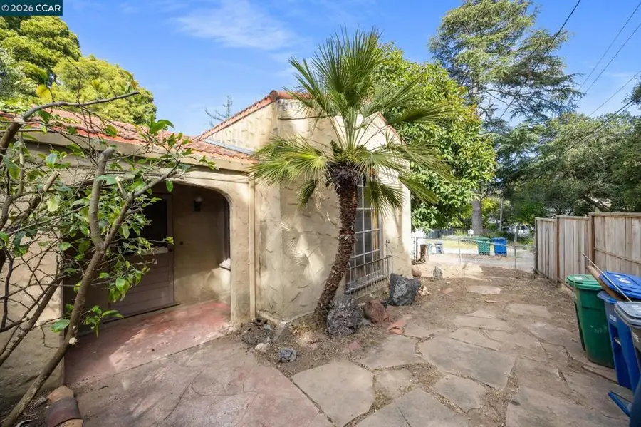 11 Edgecroft Rd, Kensington, CA 94707 - #3