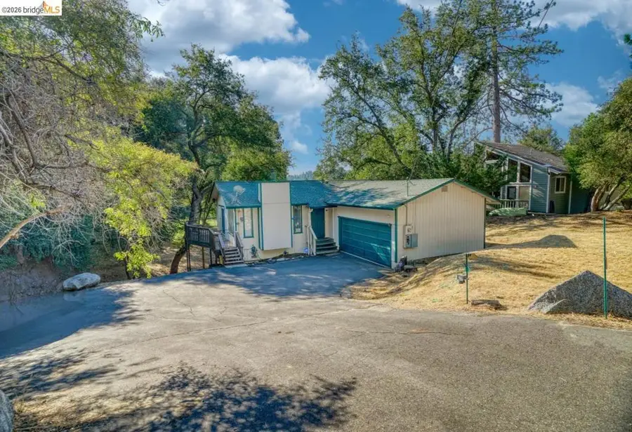 19215 Ferretti Rd., Groveland, CA 95321 - #2