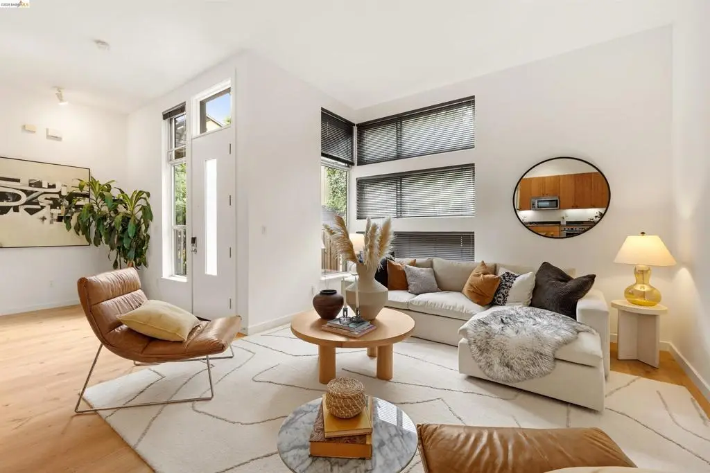 21 Covent Ln, Oakland, CA 94608 - #1