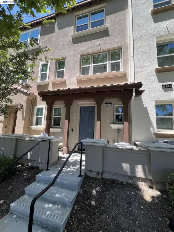 1233 Merry Loop, Milpitas, CA 95035