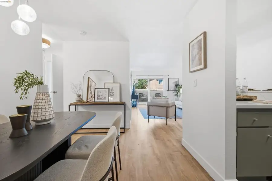288 Whitmore St #121, Oakland, CA 94611 - #3