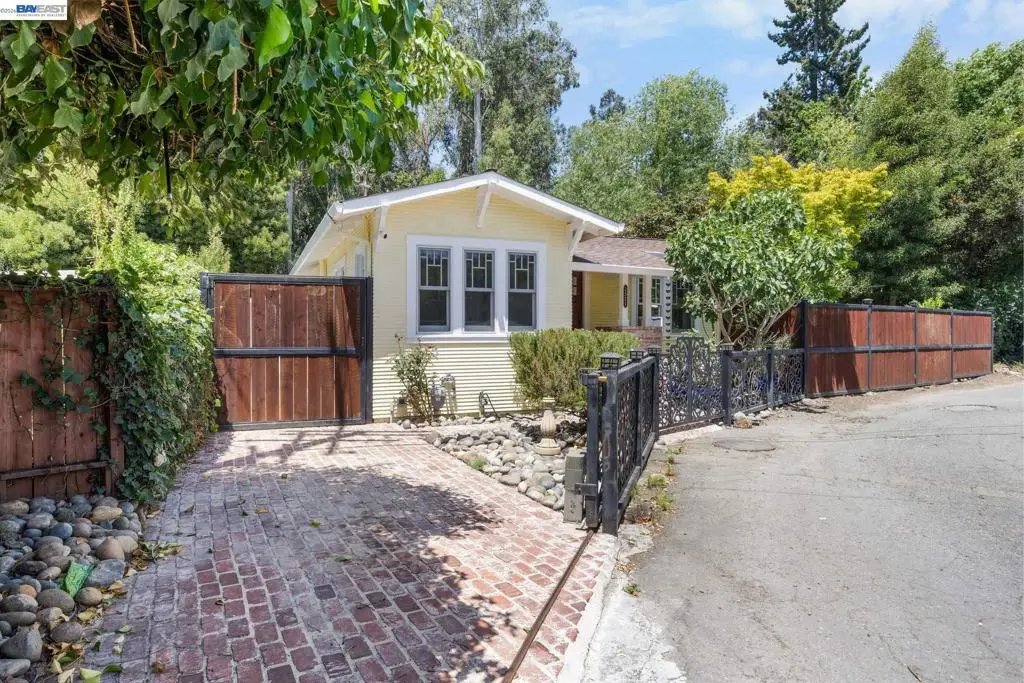 2521 Pleasant St, Oakland, CA 94602 - #1
