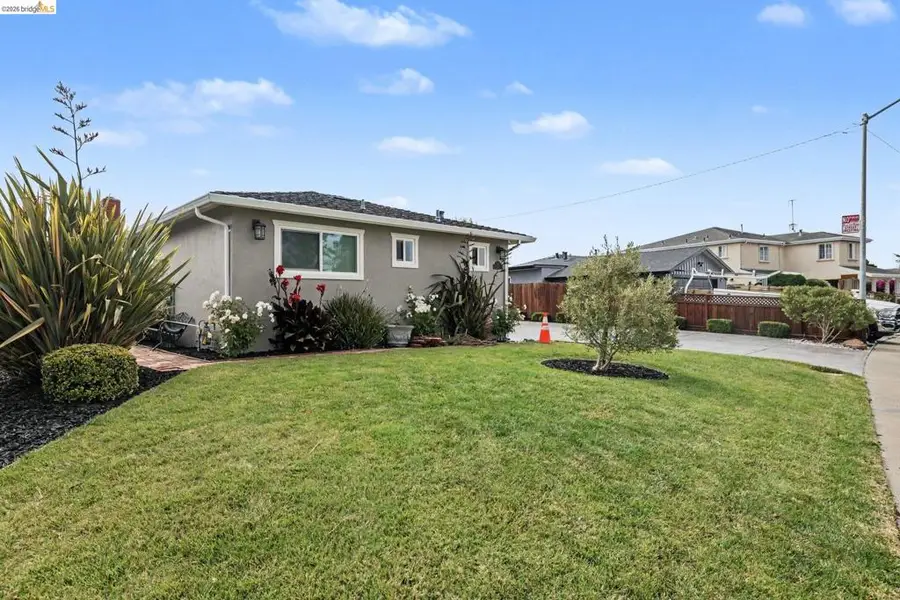 3054 Glynis Dr, Richmond, CA 94806 - #2