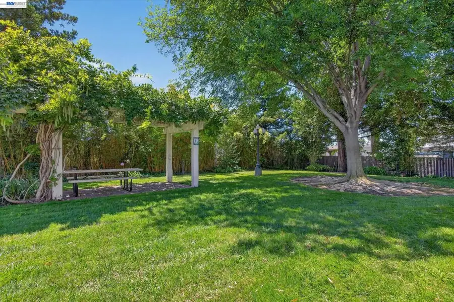 27787 Vasona Ct #13, Hayward, CA 94544 - #2