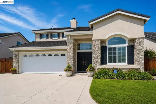 15100 Shining Star Ln, San Leandro, CA 94579