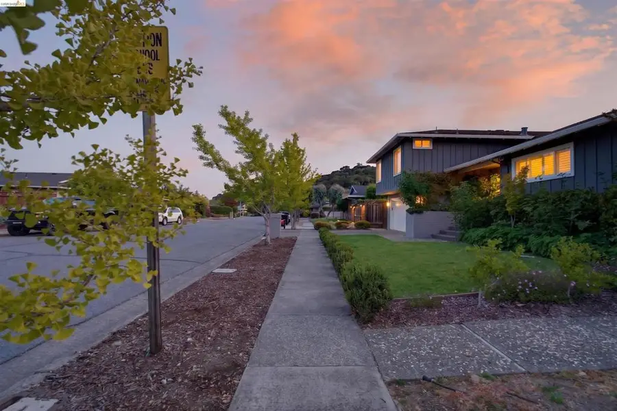 127 Peacock Dr, San Rafael, CA 94901 - #2