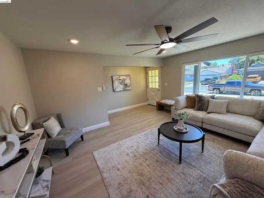 1124 Monterey Dr, Antioch, CA 94509 - #3