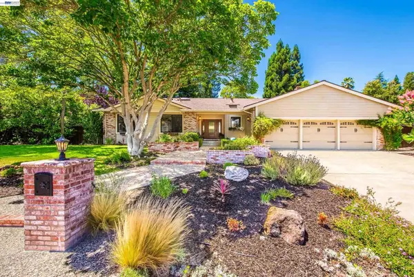 1768 Oro Valley Cir, Walnut Creek, CA 94596