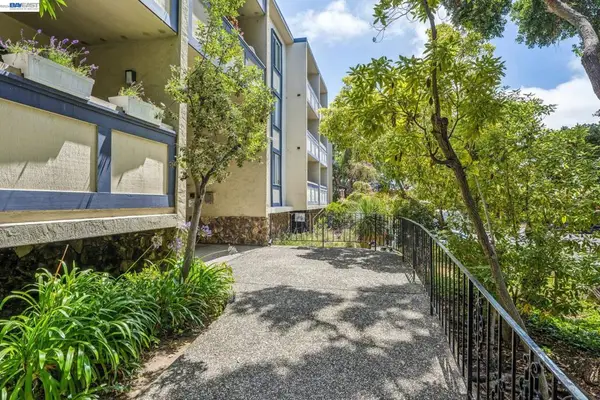 955 Shorepoint Ct #111, Alameda, CA 94501