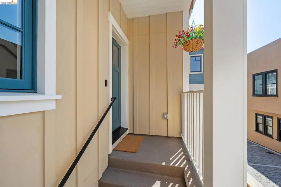 4432 Howe St, Oakland, CA 94611 - #2