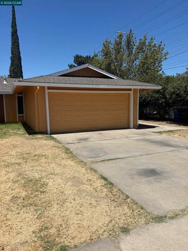 1527 Moffett Rd, Ceres, CA 95307 - #2