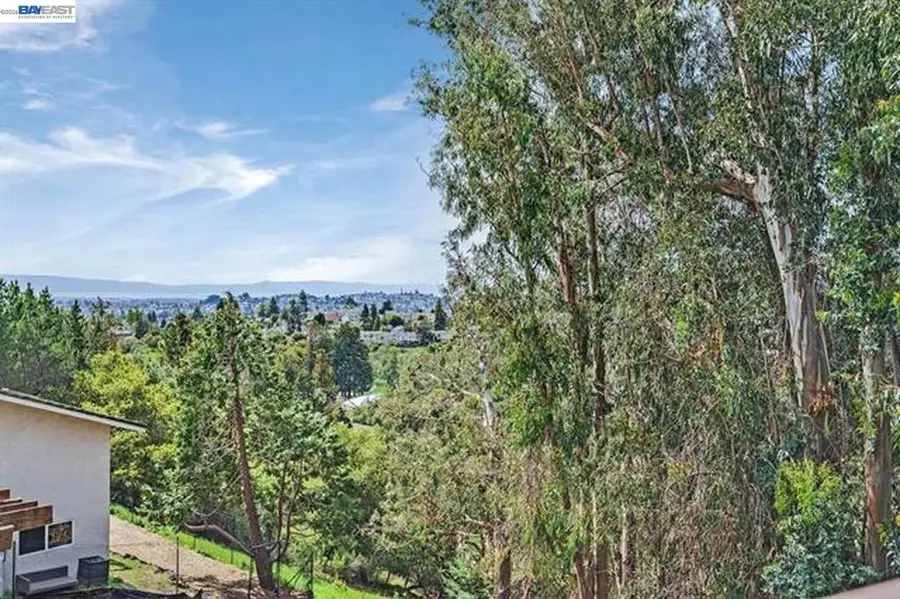 18019 Center St, Castro Valley, CA 94546 - #2