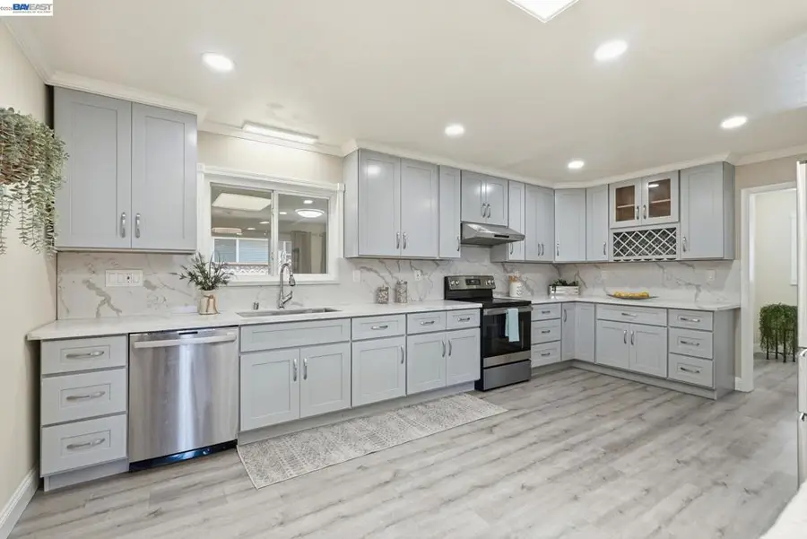 1204 Vistagrand Dr, San Leandro, CA 94577 - #3