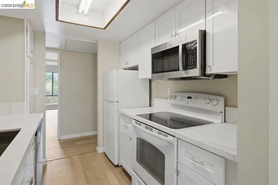 2400 Larkspur Ln #APT 264, Sacramento, CA 95825 - #3