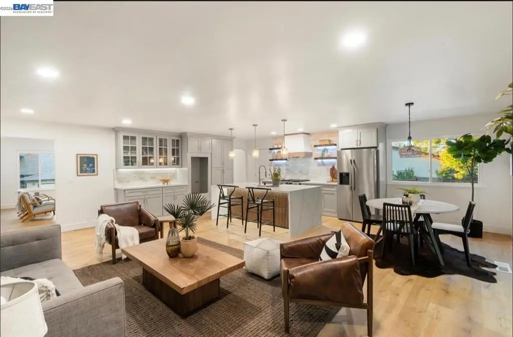 1084 Jamie Dr, Concord, CA 94518 - #1