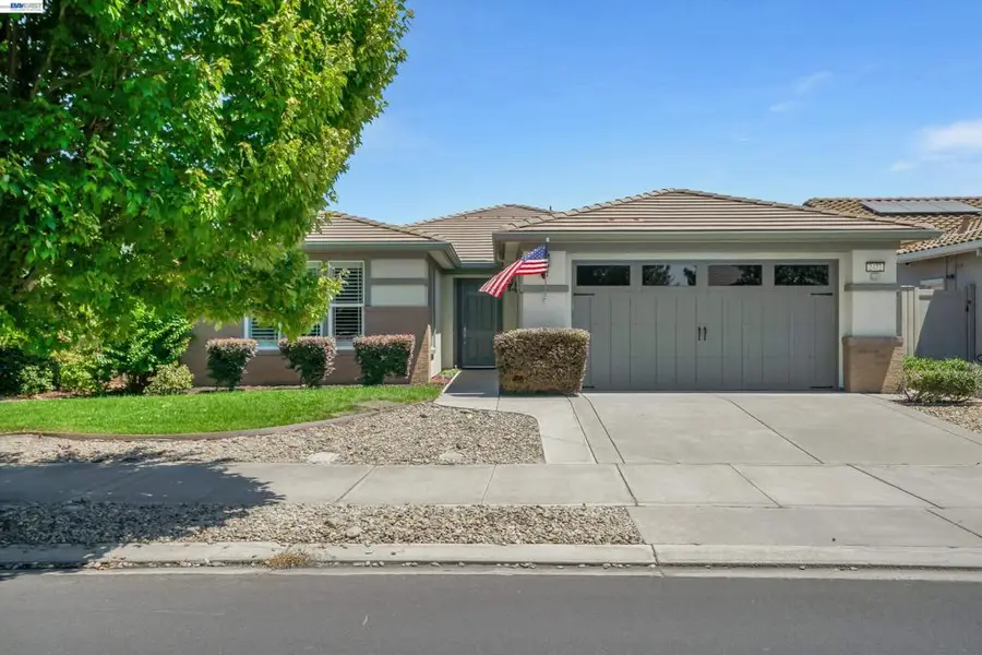 2472 Shadow Berry Dr, Manteca, CA 95336 - #3