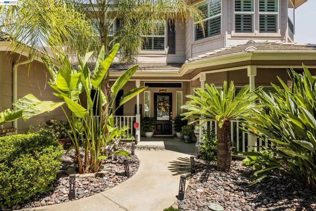 3448 E Howard Ct, Visalia, CA 93292 - #1