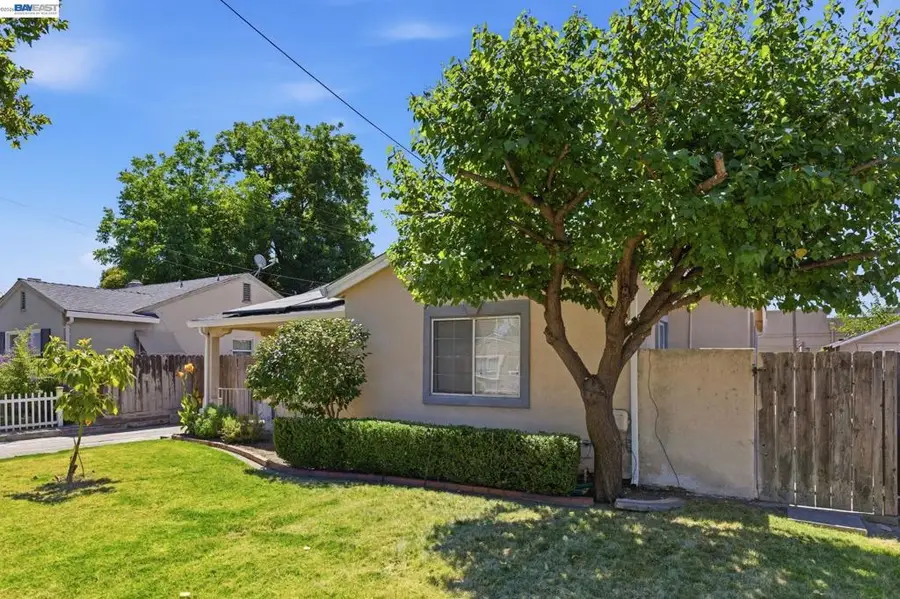 1330 W Park St, Stockton, CA 95203 - #2