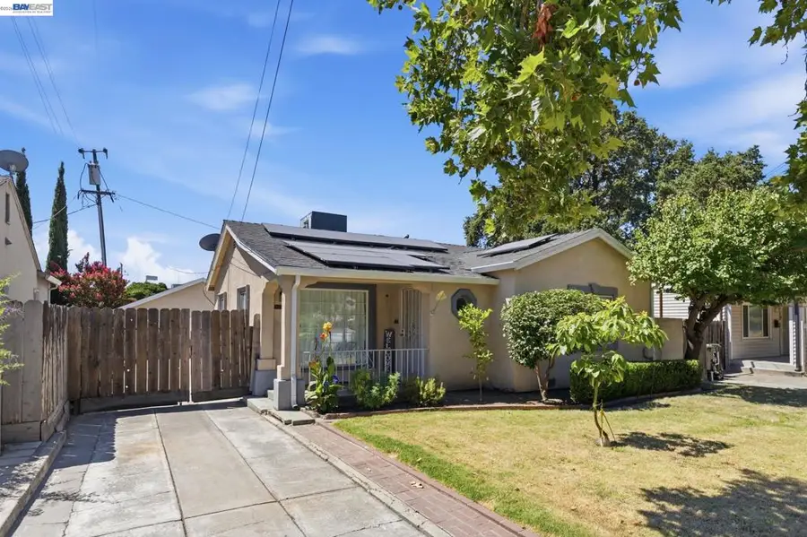 1330 W Park St, Stockton, CA 95203 - #3
